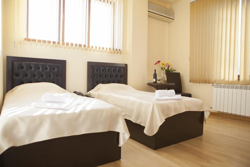 Daniel Boutique Hotel Yerevan Exterior photo